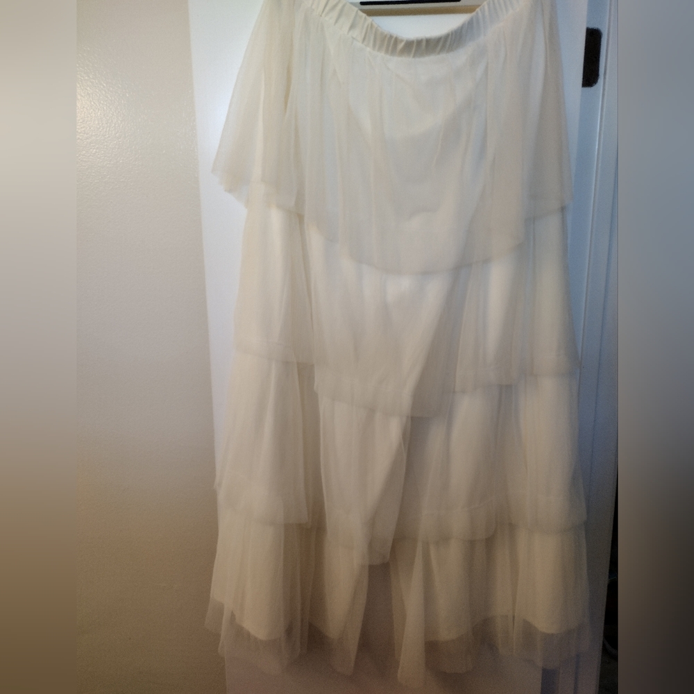 Drama Ruffle Pants - Picture 5 of 5